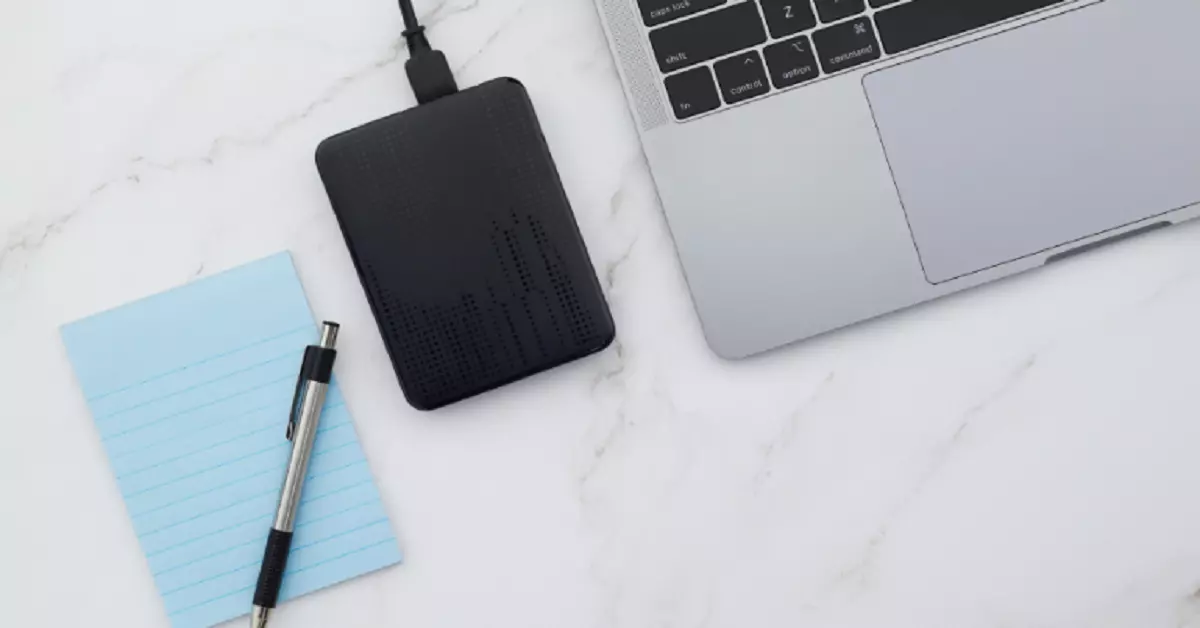 How to Pick a Power Bank for a Laptop